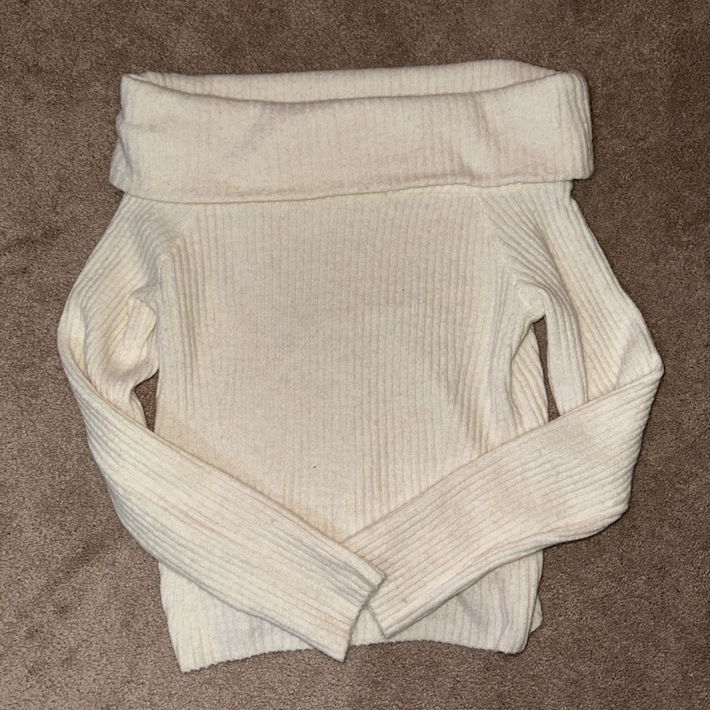 H&M M cream sweater